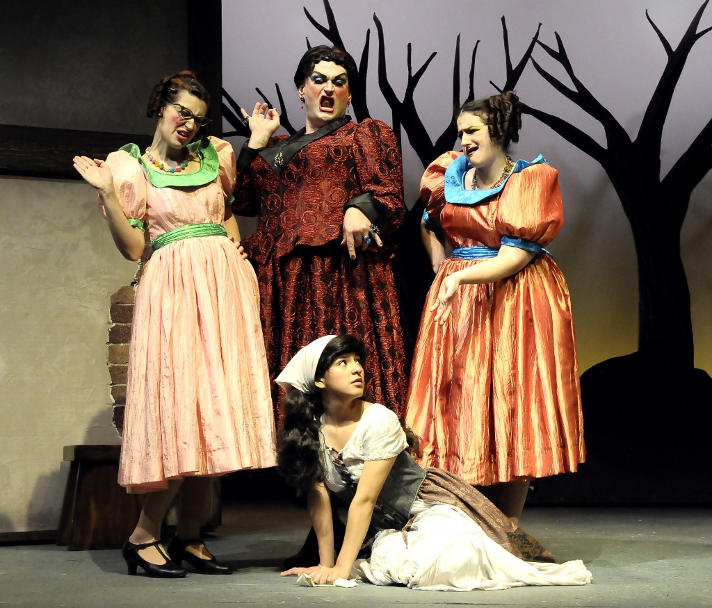 Alexandra Ralph (Goneril), Michael RJ Campbell (Mrs. Baden-Rotten), Tara Sissom (Regan), & Angel Hermosillo (Cinderella)